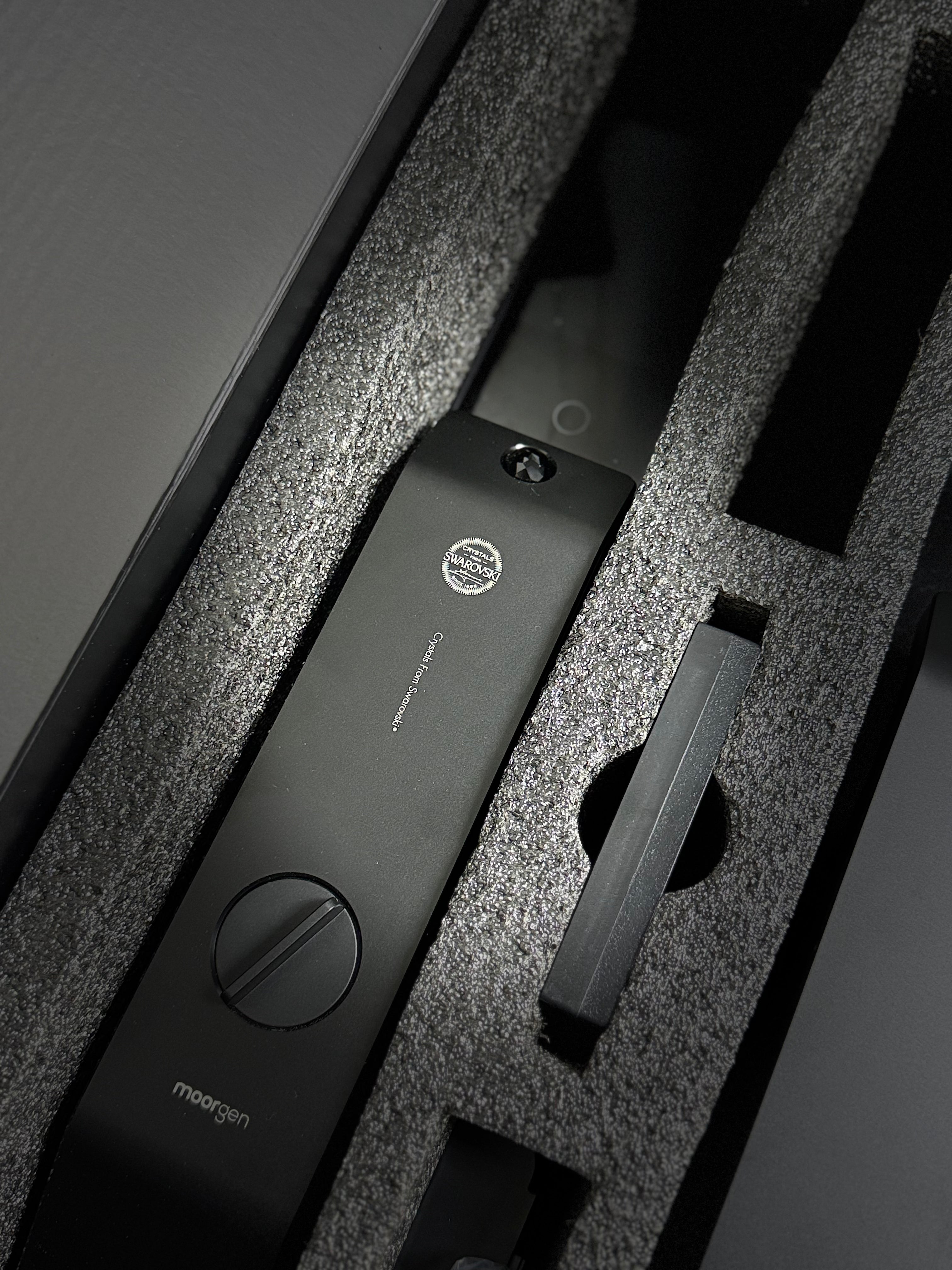 T9 Swarovski Moorgen Smart Lock - Mica Black