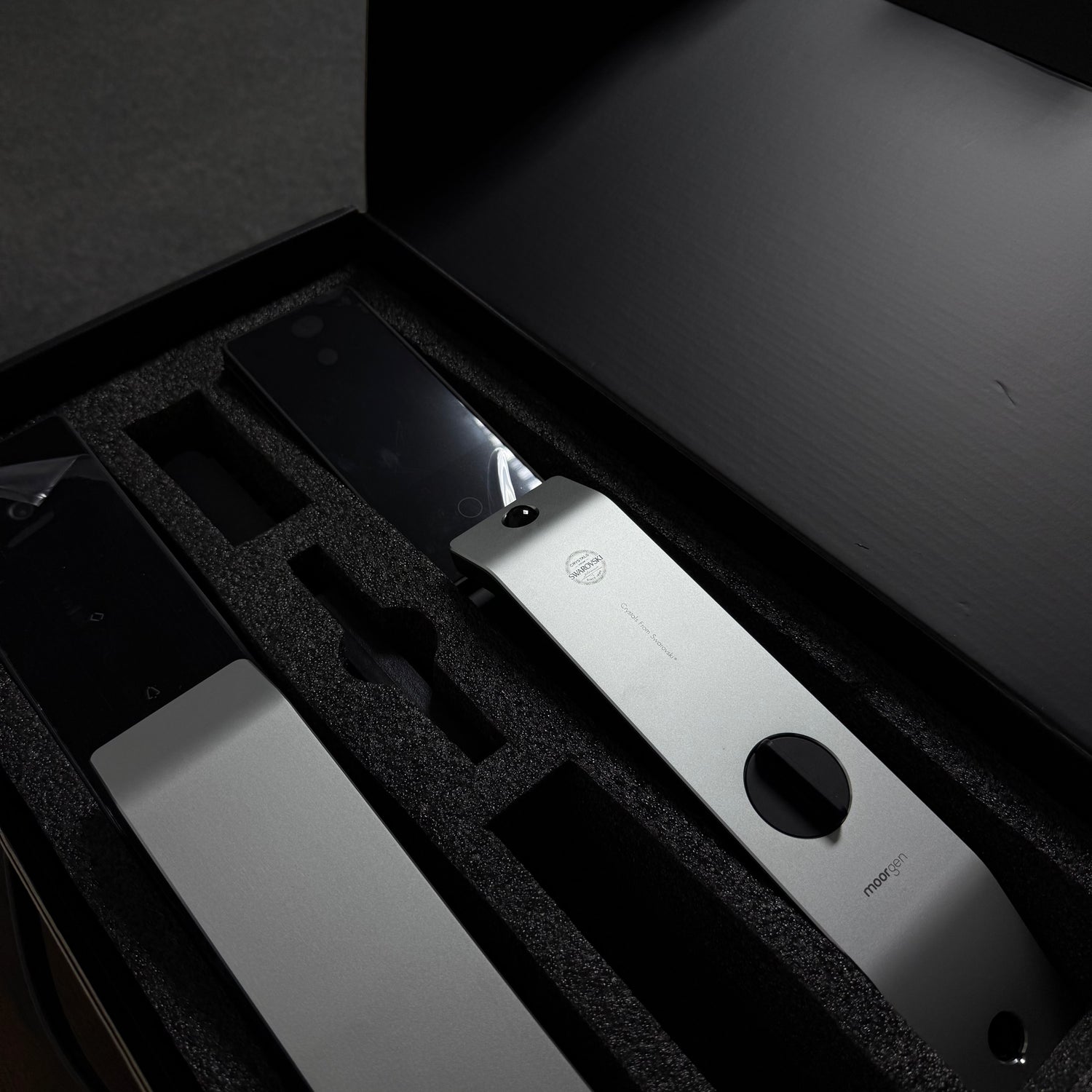 T9+ Swarovski Moorgen Smart Lock - Snowflake Silver