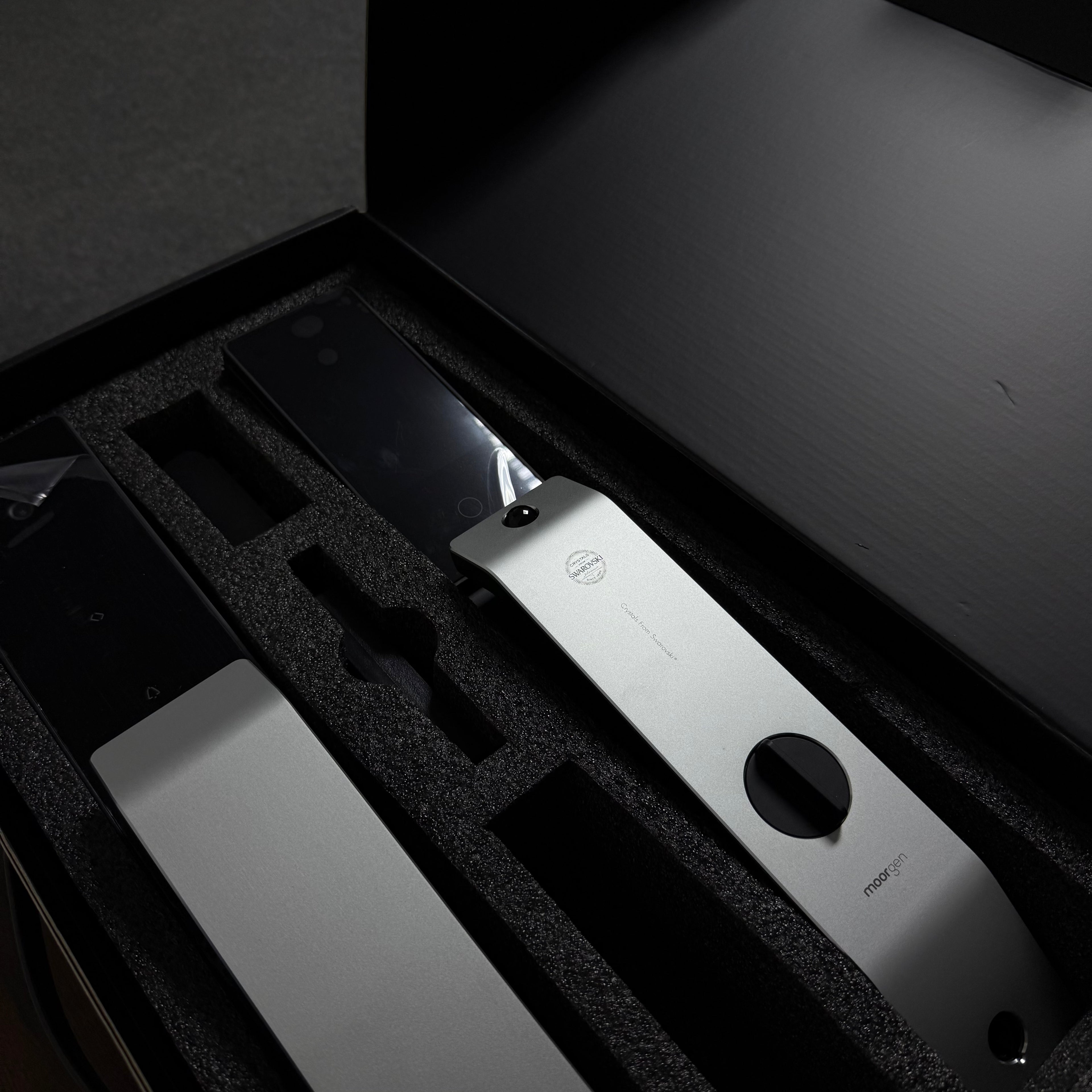 T9+ Swarovski Moorgen Smart Lock - Snowflake Silver