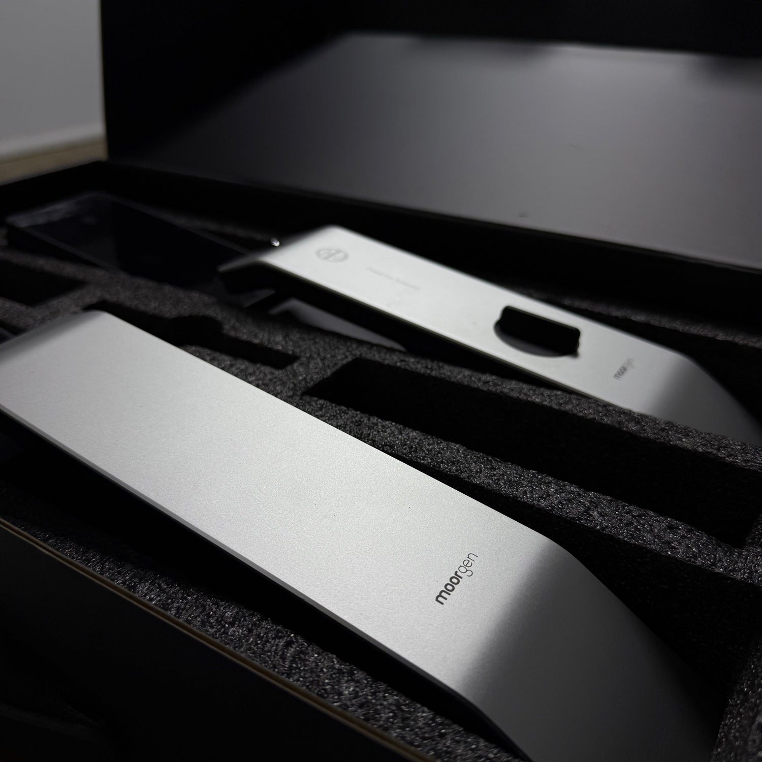 T9+ Swarovski Moorgen Smart Lock - Snowflake Silver